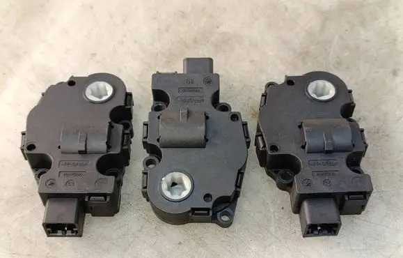 BMW 4 F32 F33 Air flap motor/actuator EFB431 T1015556H