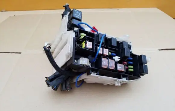 Citroen C5 Fuse module 82241FE010Z 82241FE010 601096