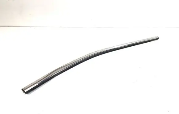 Nissan Qashqai Loading door glass trim molding 