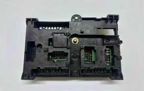 BMW 5 G30 G31 G38 Fuse module 6837091