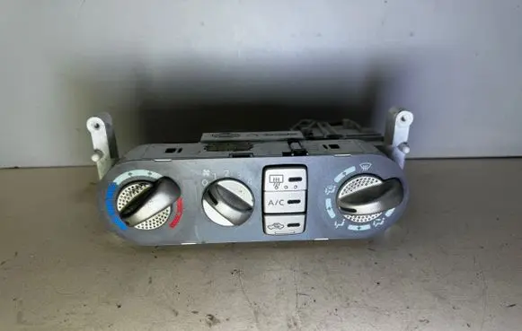 Nissan Almera Tino Climate control unit