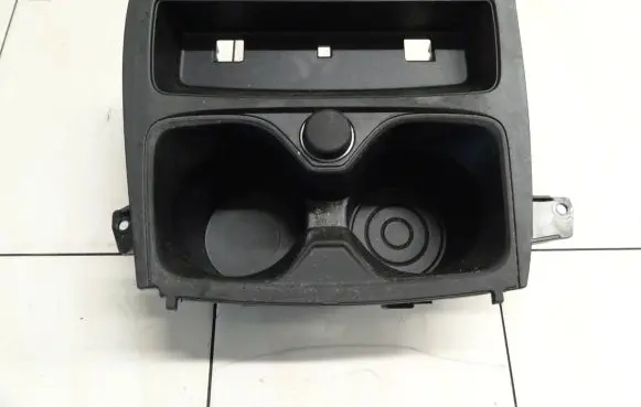 Cup holder front