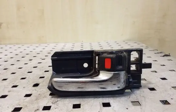 Toyota Corolla Verso E121 Front door interior handle