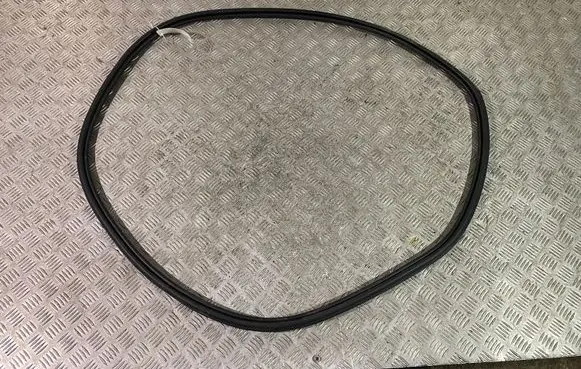 Volvo XC60 Rear door rubber seal (on body) 32245062