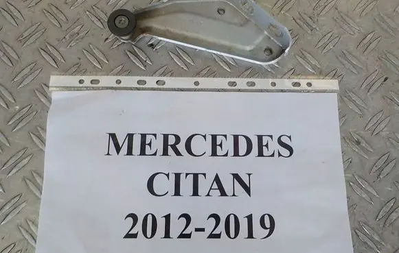 Mercedes-Benz Citan W415 Sliding door upper roller guide/hinge 