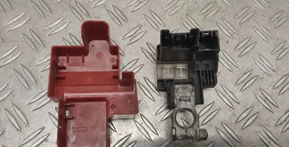 Toyota Yaris Battery relay fuse 