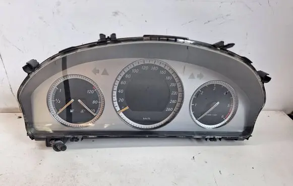 Mercedes-Benz C W204 Speedometer (instrument cluster) A2045402211 A2045404548