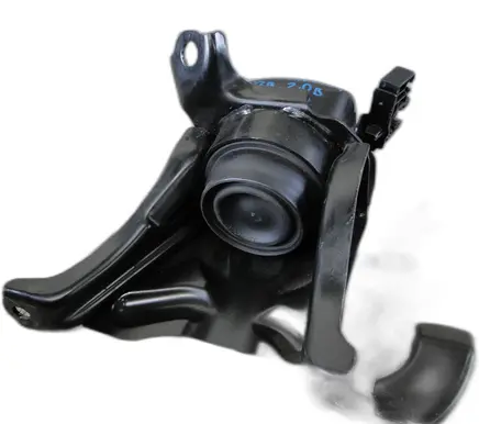 Engine mount vacuum valve