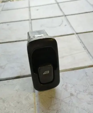 Volvo S80 Electric window control switch 9476695