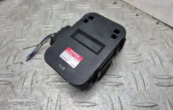 Lexus GS 300 400 430 Other devices 8889830010 1769000020