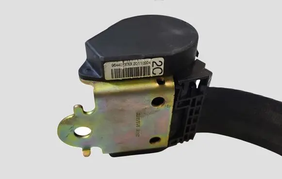 Volvo V70 Rear seatbelt 96440737XX 448003 040068