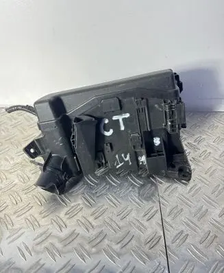 Lexus CT 200H Fuse box set 7352XA1 8266276010