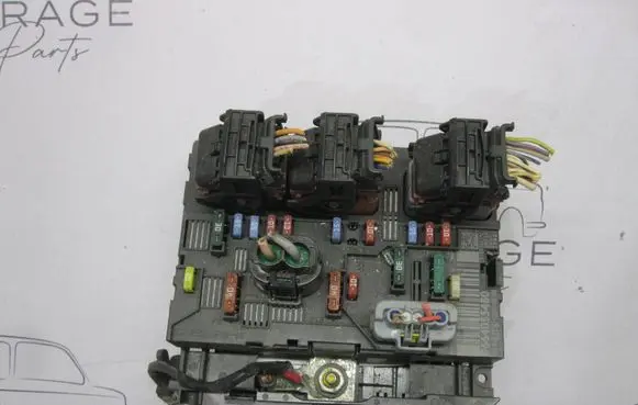 Peugeot 207 Fuse module 9664055480