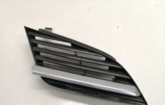 Nissan Primera Front bumper lower grill 62320AU300