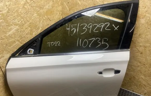 Audi A8 S8 D4 4H Front door