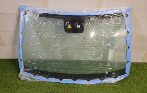 Mercedes-Benz C W205 Front windscreen/windshield window A2056709000