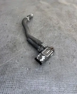 Audi A4 S4 B8 8K Exhaust gas pressure sensor 0281002760 07Z906051B 8K0131850M