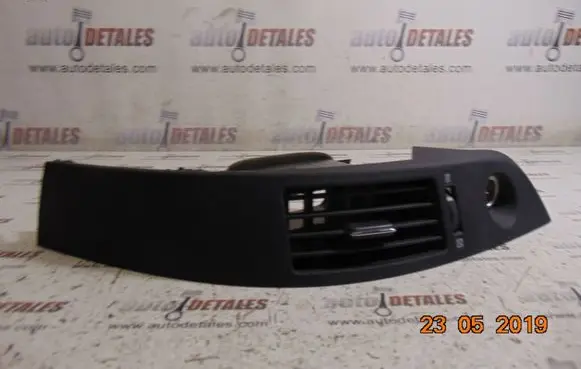 Toyota Corolla Verso AR10 Dash center air vent grill 5567064020
