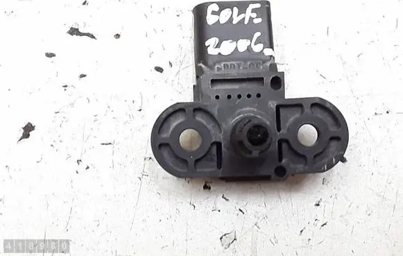 Volkswagen Golf V Air pressure sensor 03C906051 10063DB8 0261230095