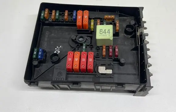 Volkswagen Golf Plus Fuse module 1K0937125A 0171830