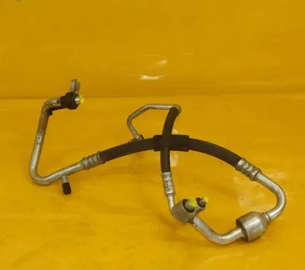 Opel Vectra C Air conditioning (A/C) pipe/hose 24402589