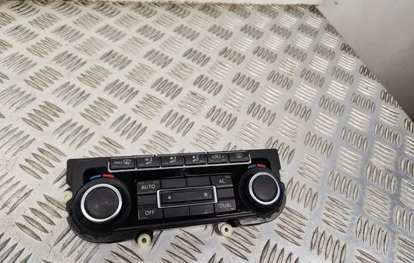 Volkswagen Golf VI Climate control unit 5K0907044AJ