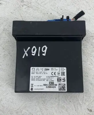 Peugeot 208 Light module LCM E286424