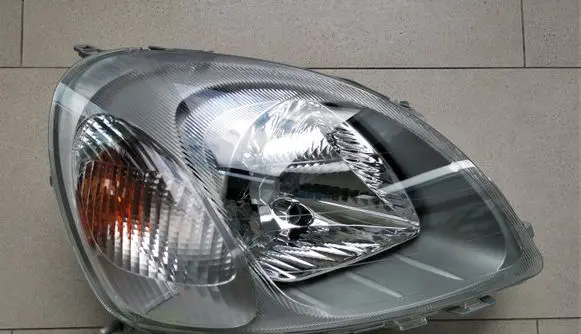 Toyota Yaris Headlight/headlamp 087979 81110-52020
