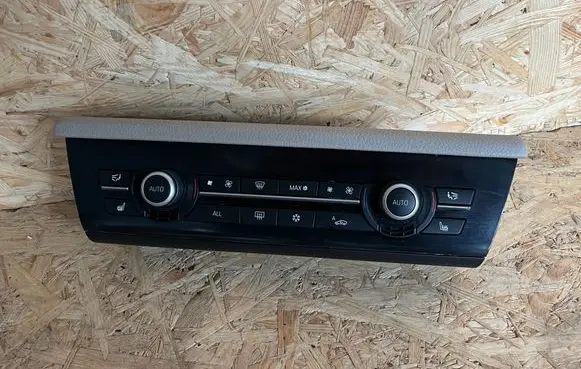 BMW 5 F10 F11 Climate control unit 9241238 900252630012 0000417247