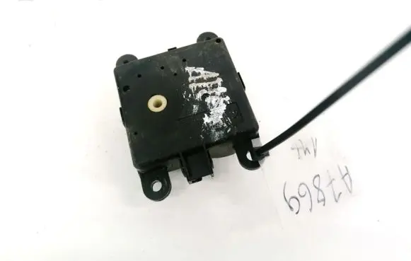 Nissan Primera Air flap motor/actuator 3T05030820