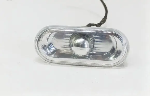 Front fender indicator light