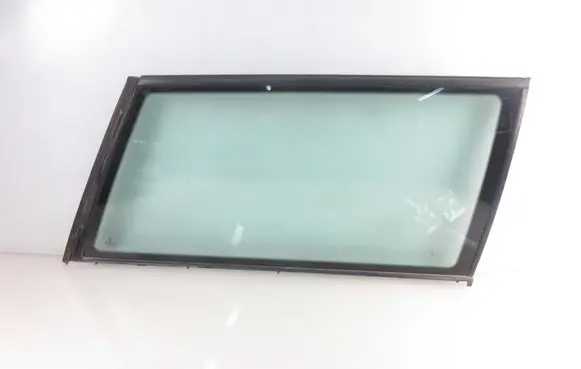 Volkswagen PASSAT B5.5 Rear side window 