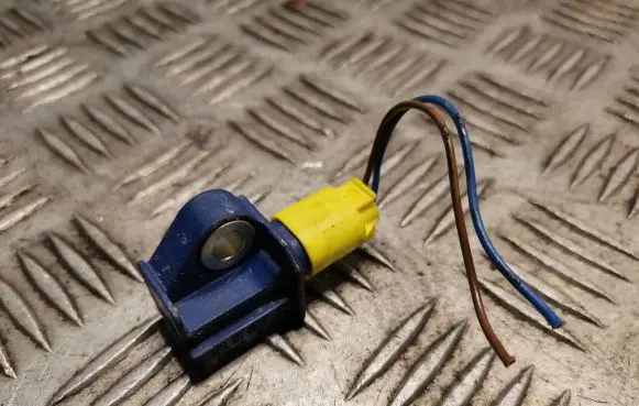 Mercedes-Benz E W212 Airbag deployment crash/impact sensor 2128204926