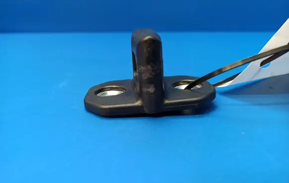 Mercedes-Benz E W211 Rear door lock loop/hook striker A2037200004