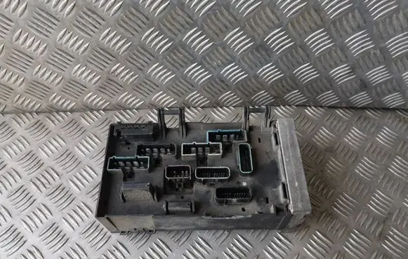 Chrysler Voyager Fuse module P0486920AL 0486920AL 04869000AJ