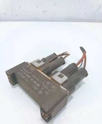 Volkswagen Transporter - Caravelle T4 Coolant fan relay 701919506 5836000