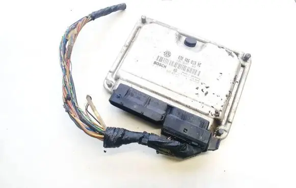 Skoda Fabia Mk1 (6Y) Engine control unit/module 038906019ne 0281011824