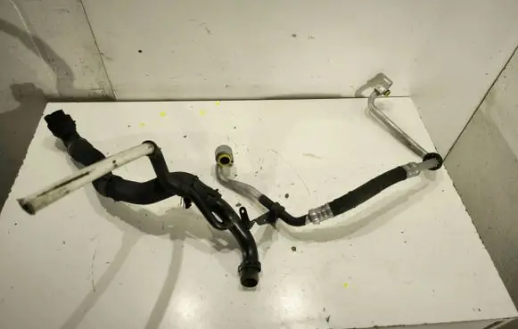 Volkswagen Phaeton Engine coolant pipe/hose 3D0121065