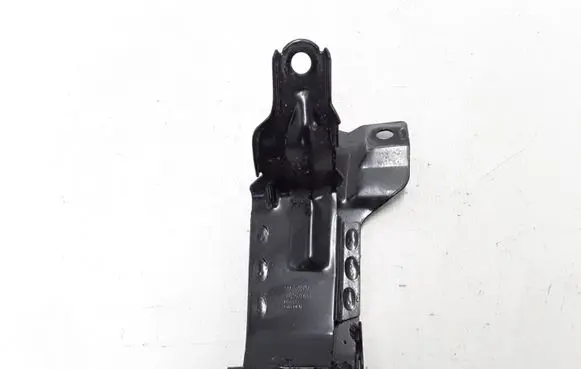 Volvo XC60 Radiator mount bracket 31261931