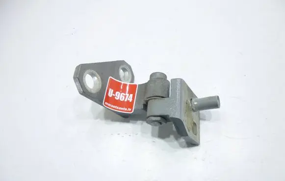 Volkswagen Golf Plus Front door upper hinge 1K0831402M