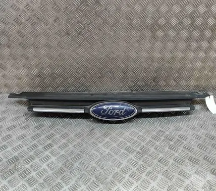 Front bumper upper radiator grill