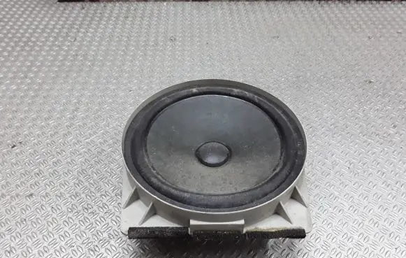 Honda FR-V Front door speaker EAS16P647C