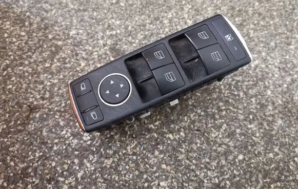 Mercedes-Benz E W212 Electric window control switch A2128208210