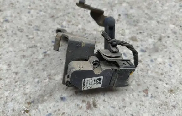 Volvo S60 Rear air suspension level height sensor 32246632 A426S 18264