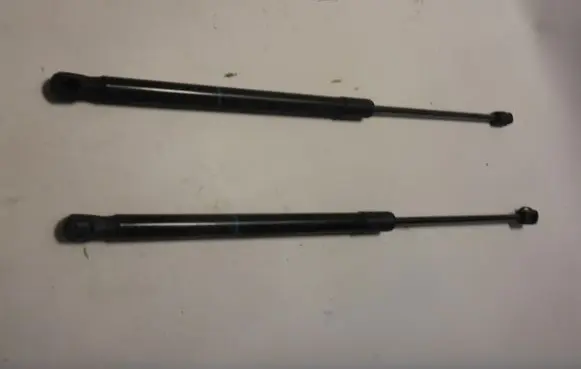 Audi Q3 8U Tailgate strut 