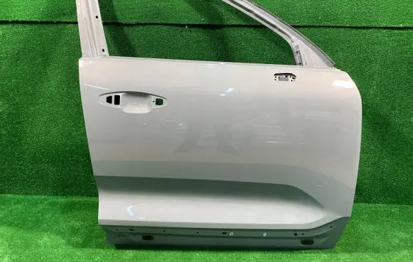 Volvo XC40 Front door