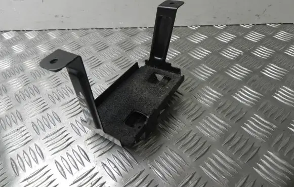Jaguar I-Pace EGR valve cooler bracket J9D310795AC VD18189