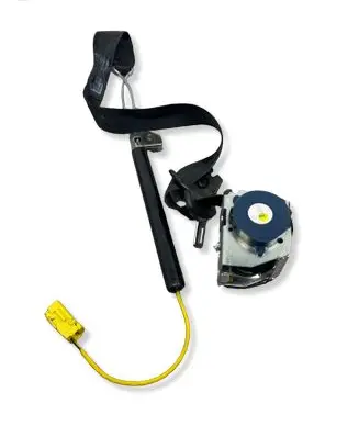 Volkswagen PASSAT B7 Front seatbelt 1002316