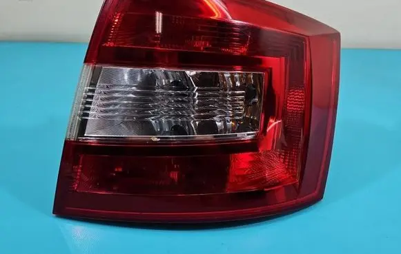 Skoda Rapid (NH) Rear/tail lights 5JJ945096 IMPRK1491352