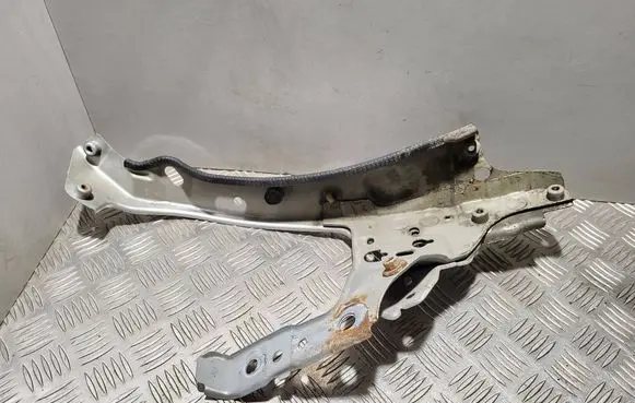 Opel Astra H Headlight/headlamp mounting bracket 13237140